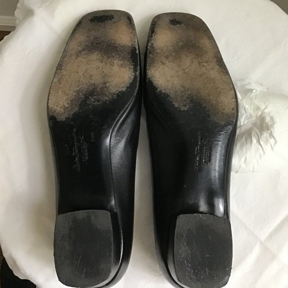 SALVATORE FERRAGAMO 1" Heel Black Dress Pump 8.5 M - Picture 4 of 6